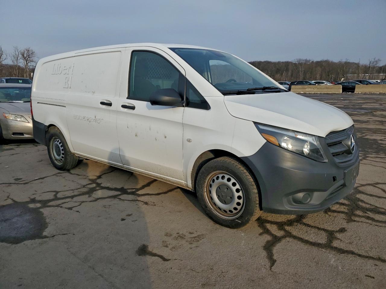Mercedes-Benz Metris Image 2