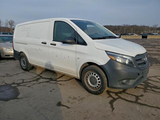 Mercedes-Benz Metris Image 2