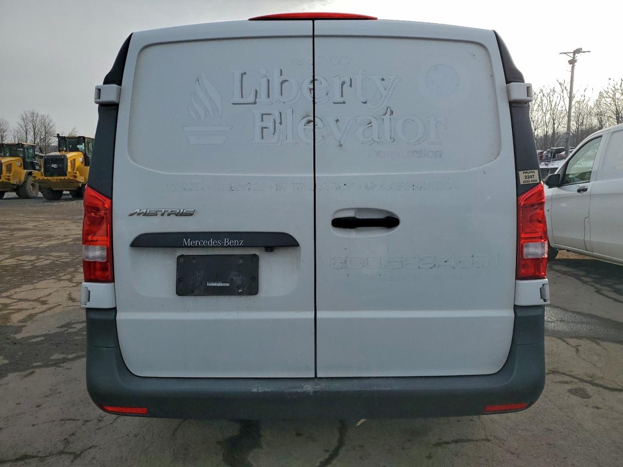 Mercedes-Benz Metris Image 3