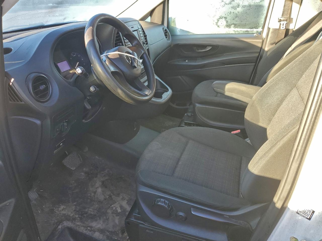 Mercedes-Benz Metris Image 4