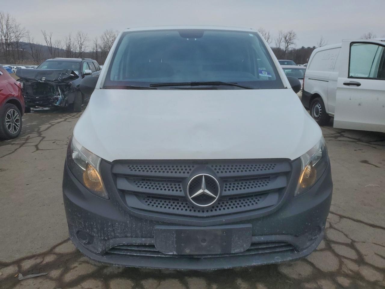 Mercedes-Benz Metris Image 13