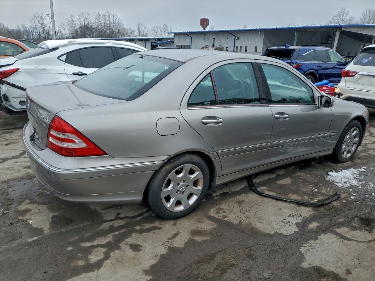 Mercedes-Benz C-Class 320 4matic Image 10