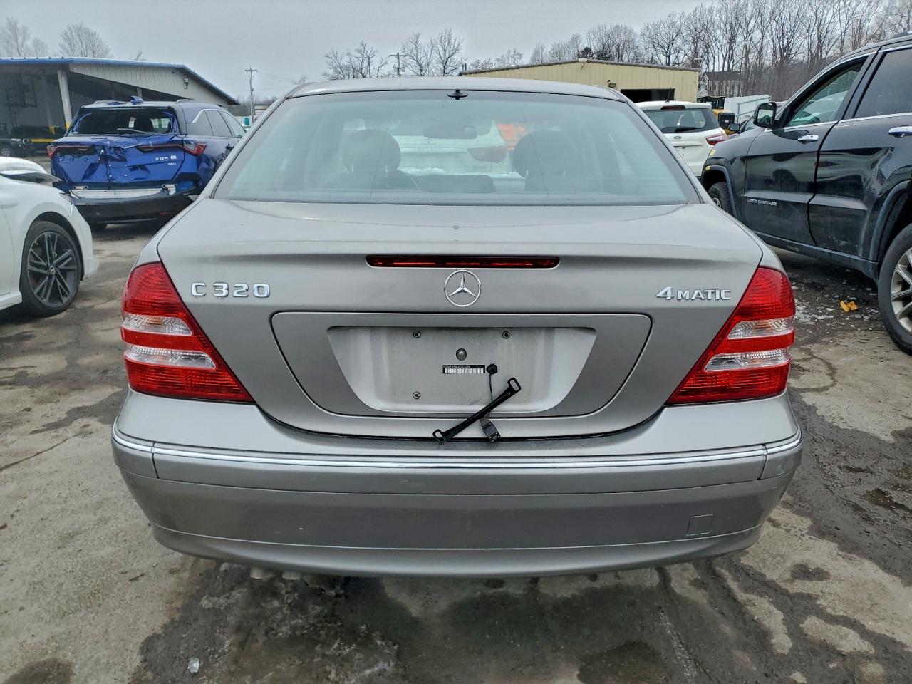 Mercedes-Benz C-Class 320 4matic Image 8