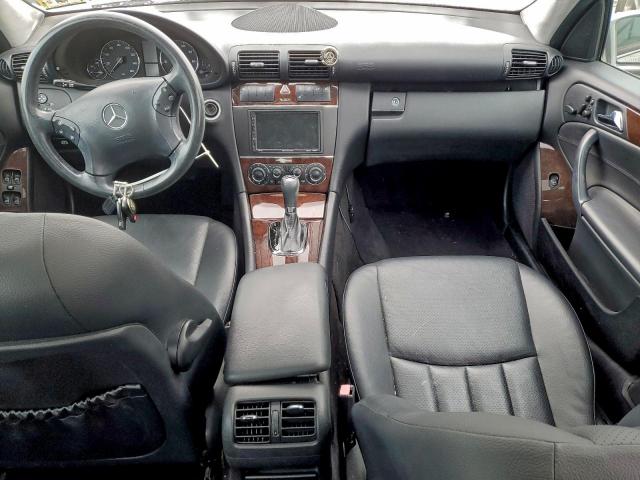 Mercedes-Benz C-Class 320 4matic Image 12