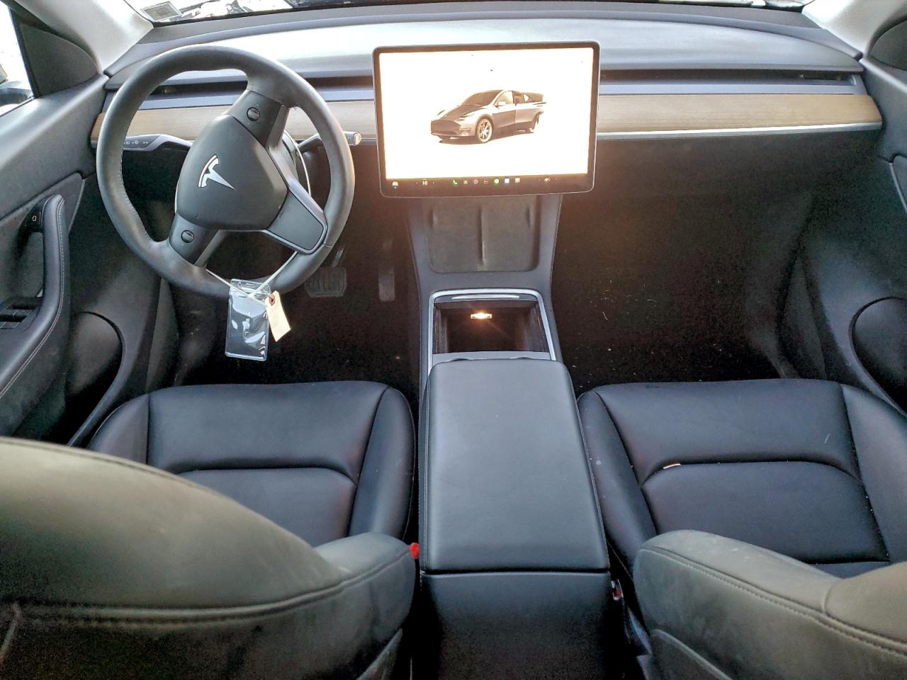 Tesla Model Y Image 9