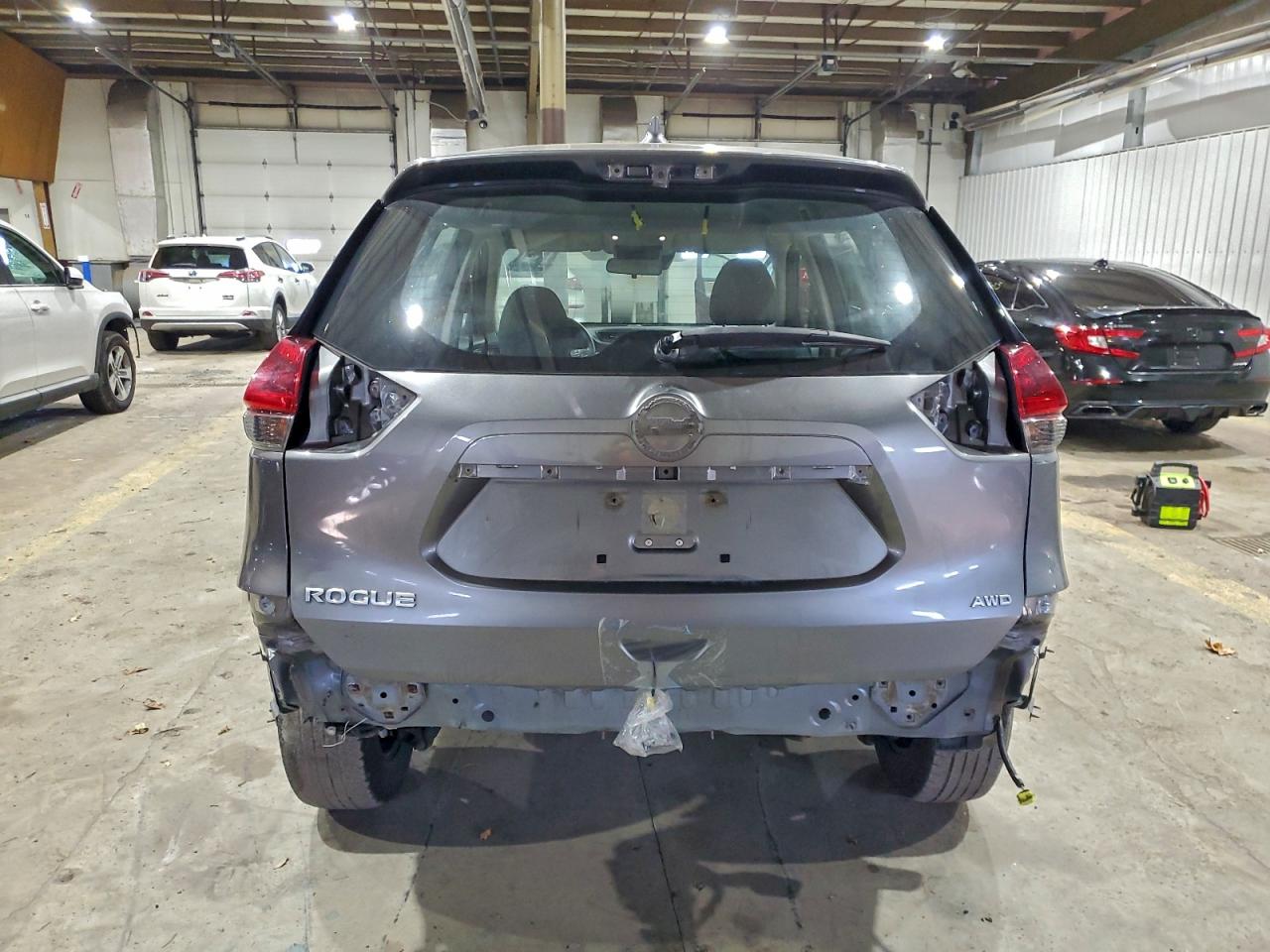 Nissan Rogue S Image 4