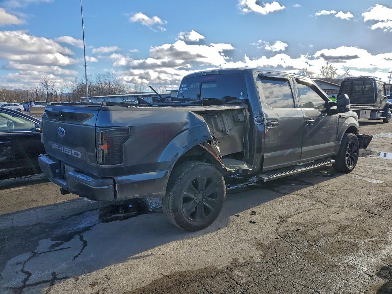 Ford F-150 Supercrew Image 10