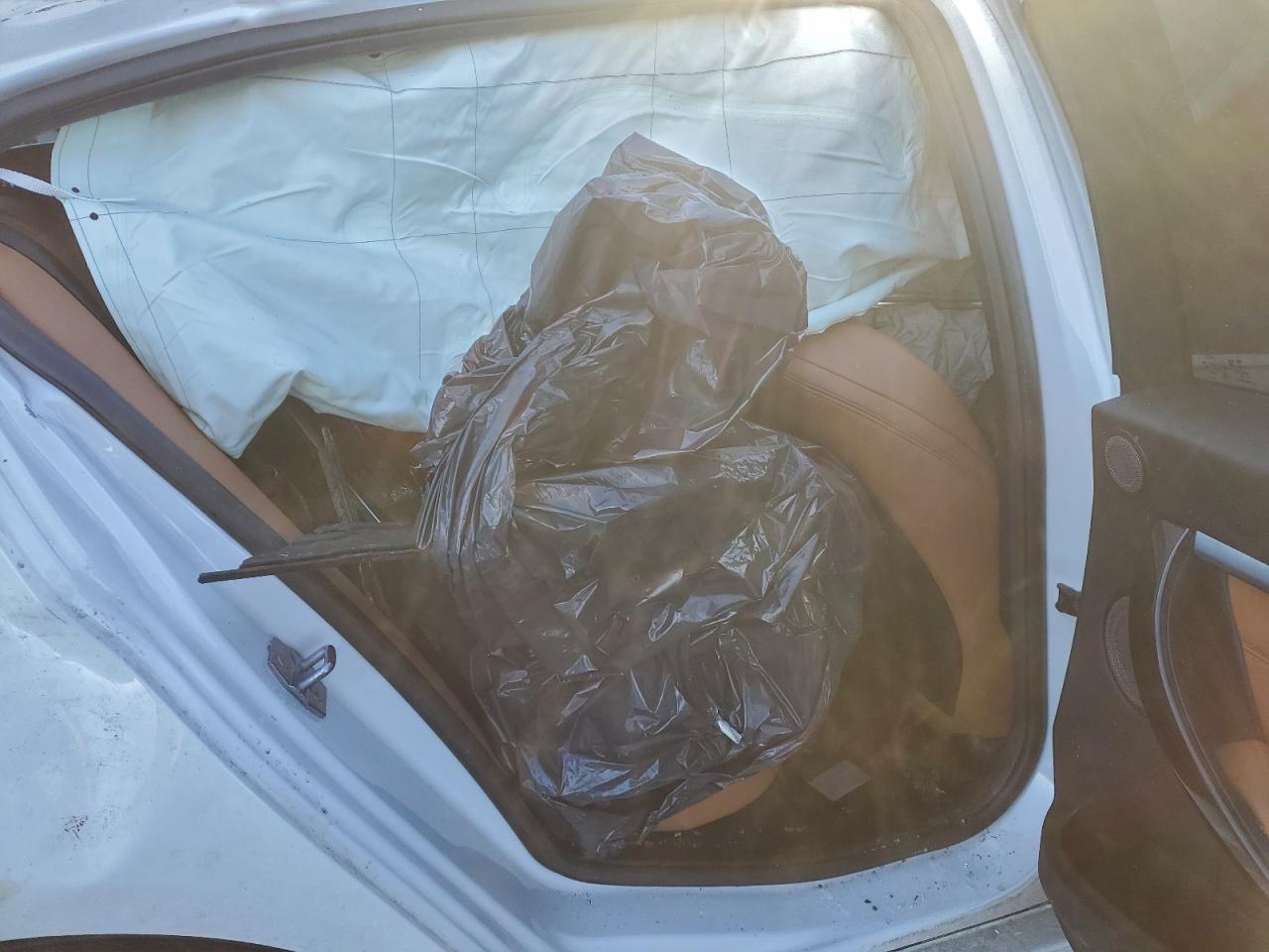 BMW 3 Series Xi Image 2