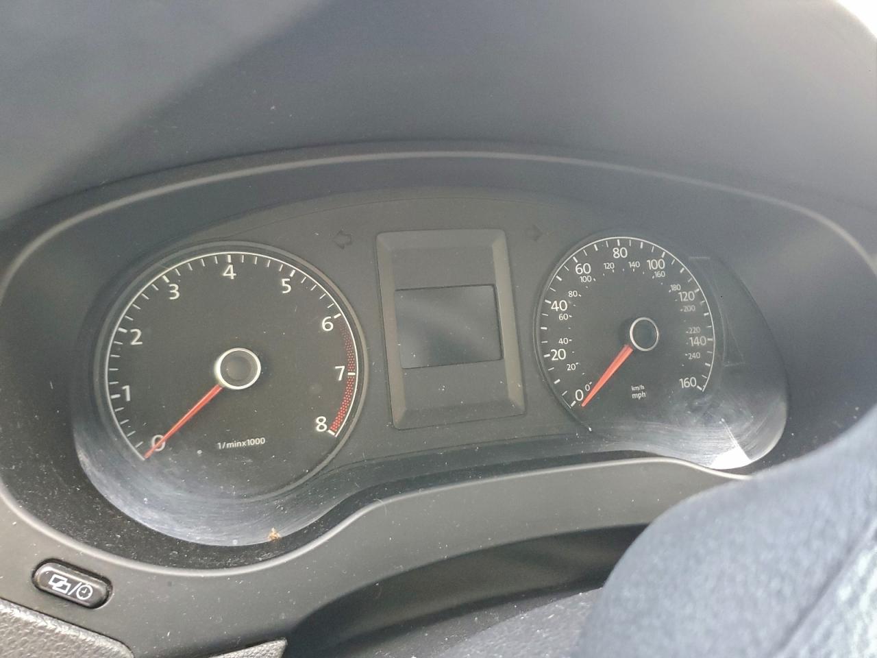 Volkswagen Jetta Base Image 3