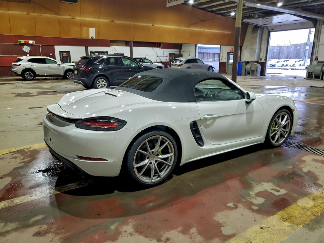 Porsche Boxster Base Image 2