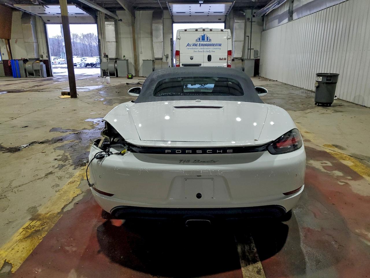 Porsche Boxster Base Image 11