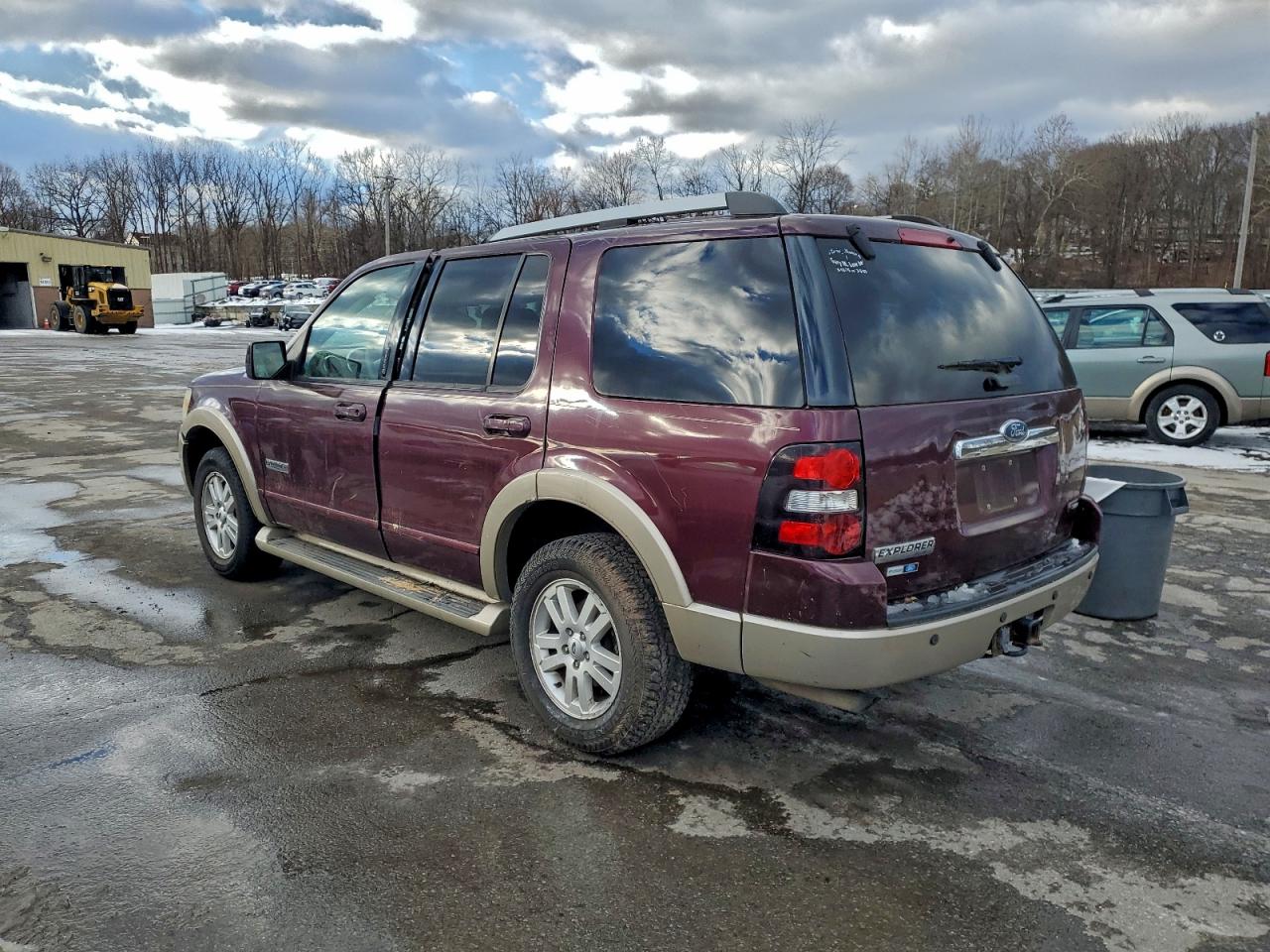 Ford Explorer Eddie Bauer Image 2