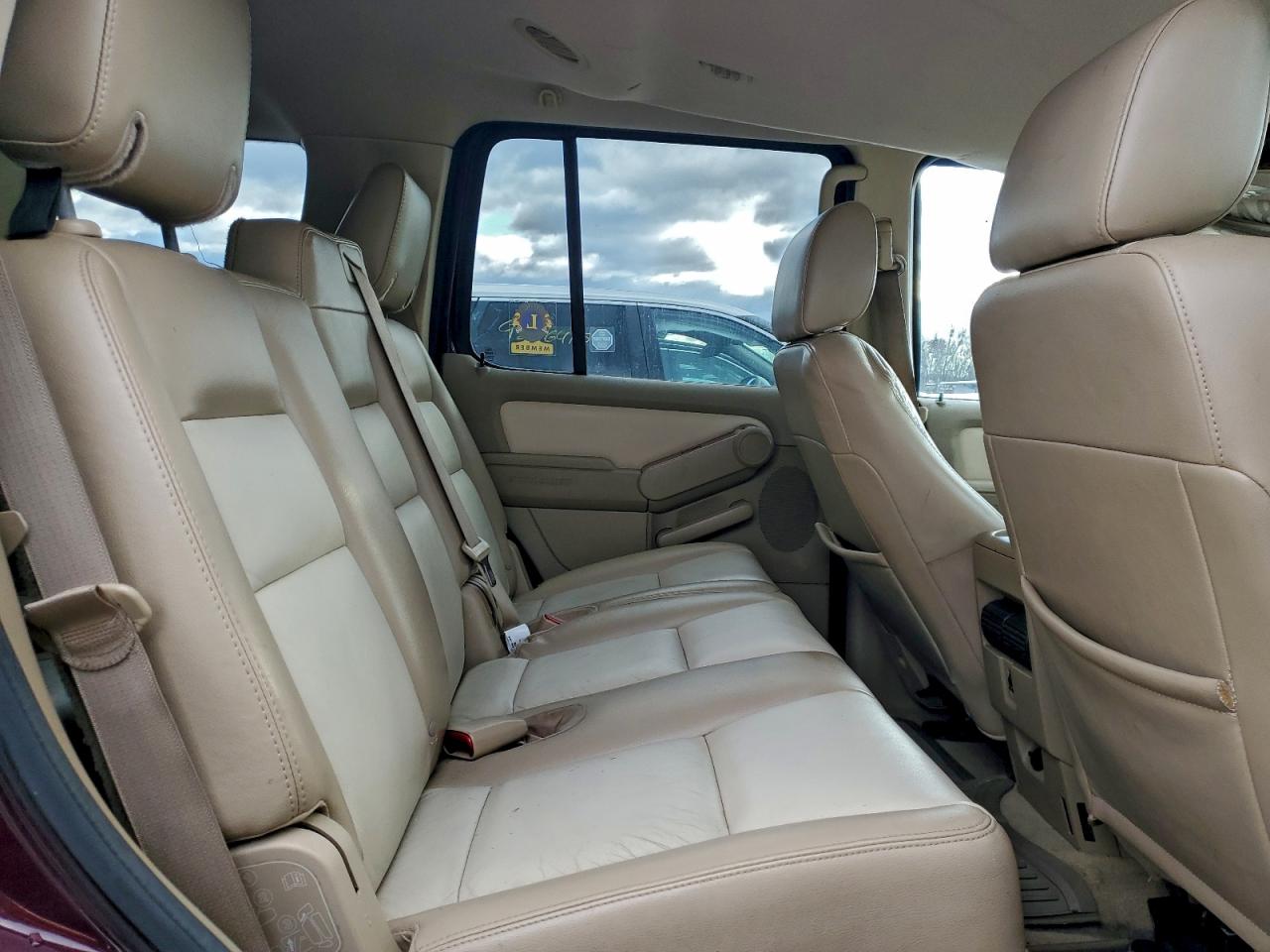 Ford Explorer Eddie Bauer Image 10