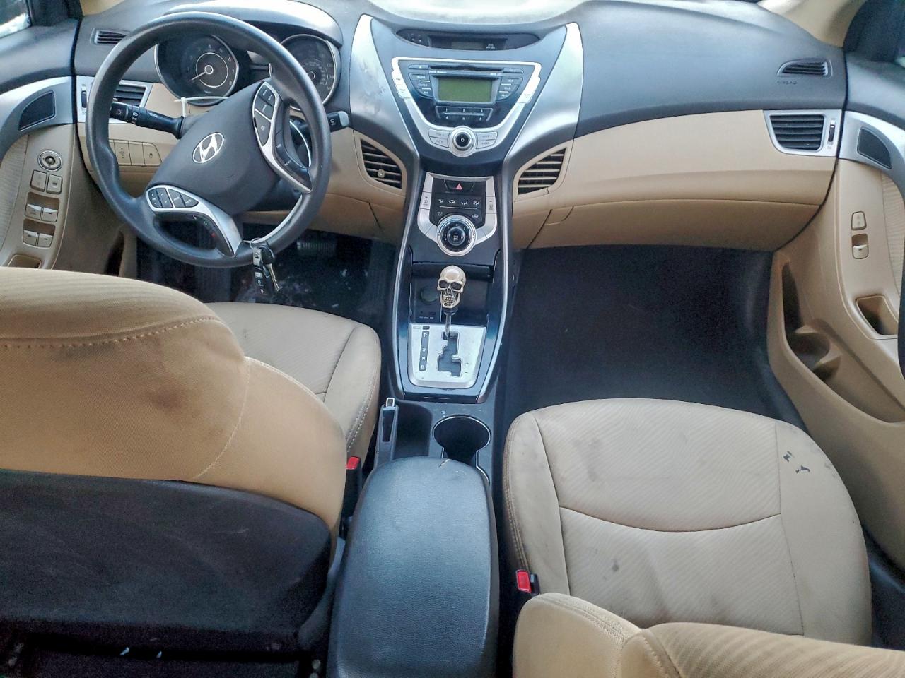 Hyundai ELANTRA Gls Image 12