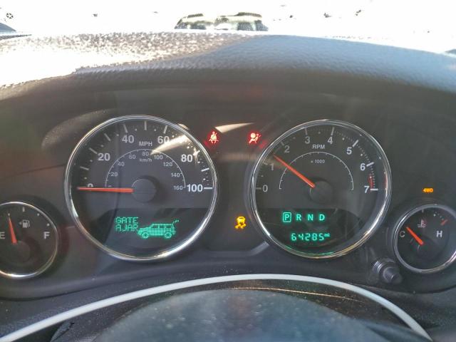 Jeep Wrangler Sahara Image 12