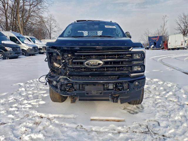 Ford F-350 Super Duty Image 11