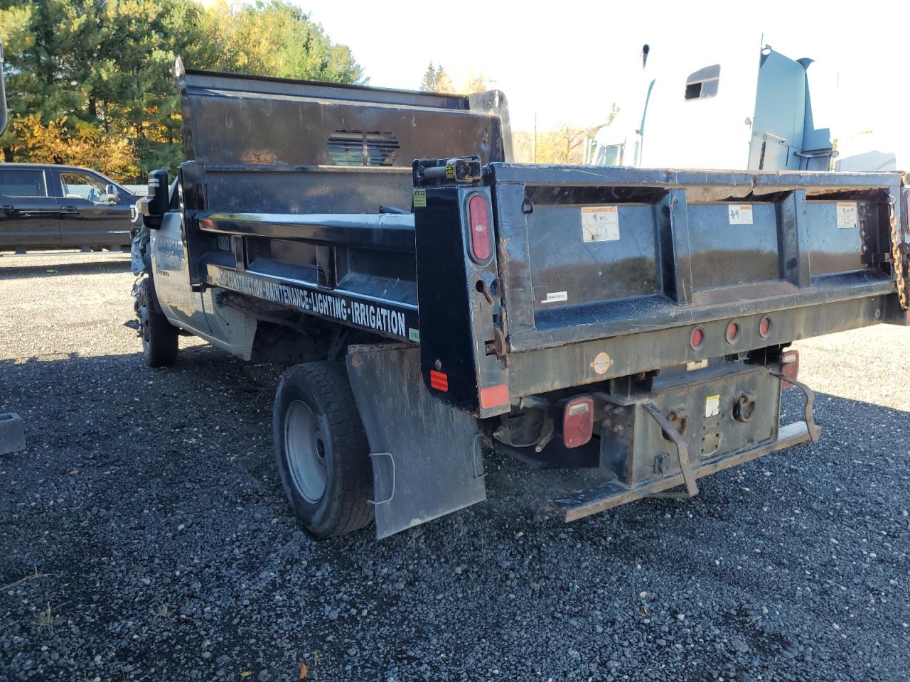 Chevrolet Silverado K3500 Image 9