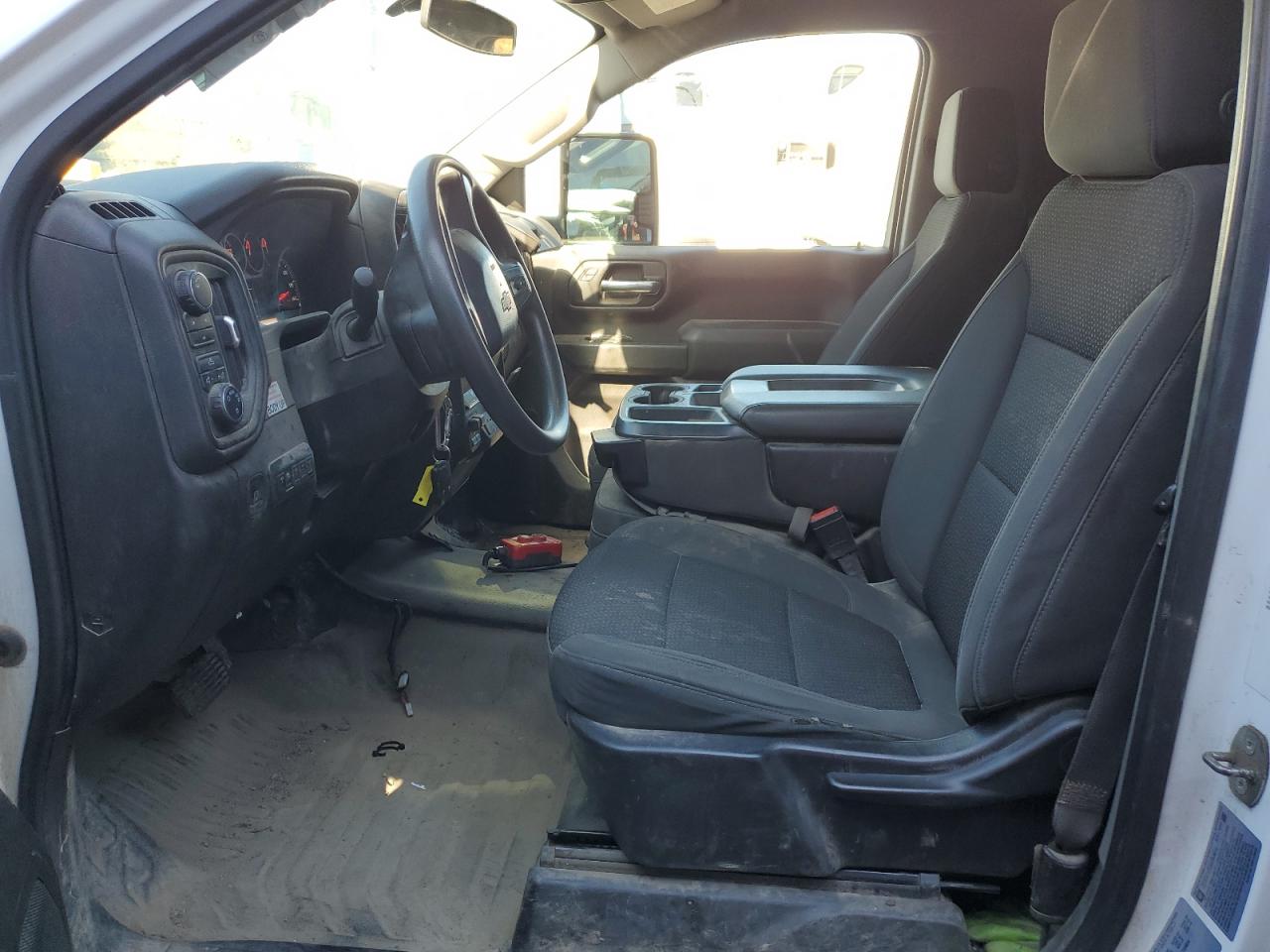 Chevrolet Silverado K3500 Image 12