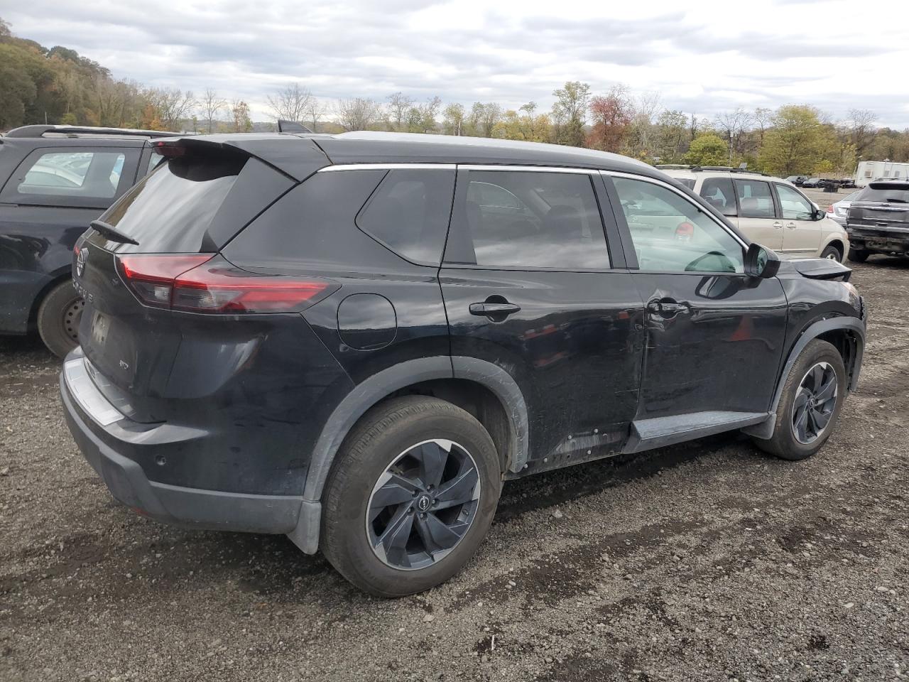 Nissan Rogue Sv Image 3