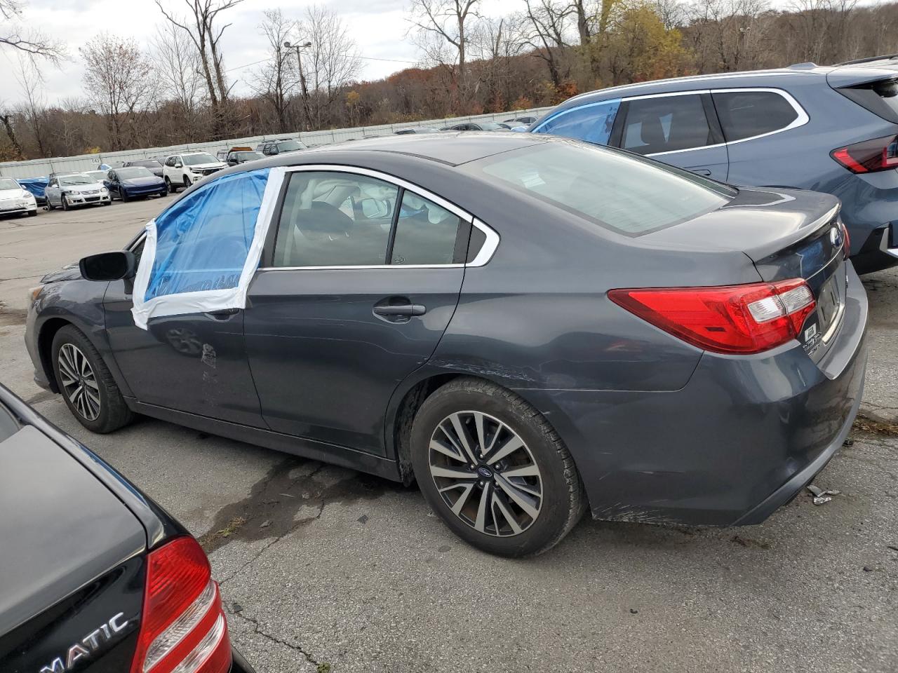 Subaru Legacy 2.5i Image 2