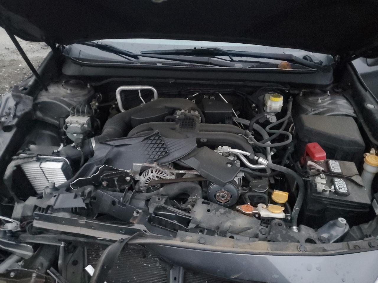 Subaru Legacy 2.5i Image 6