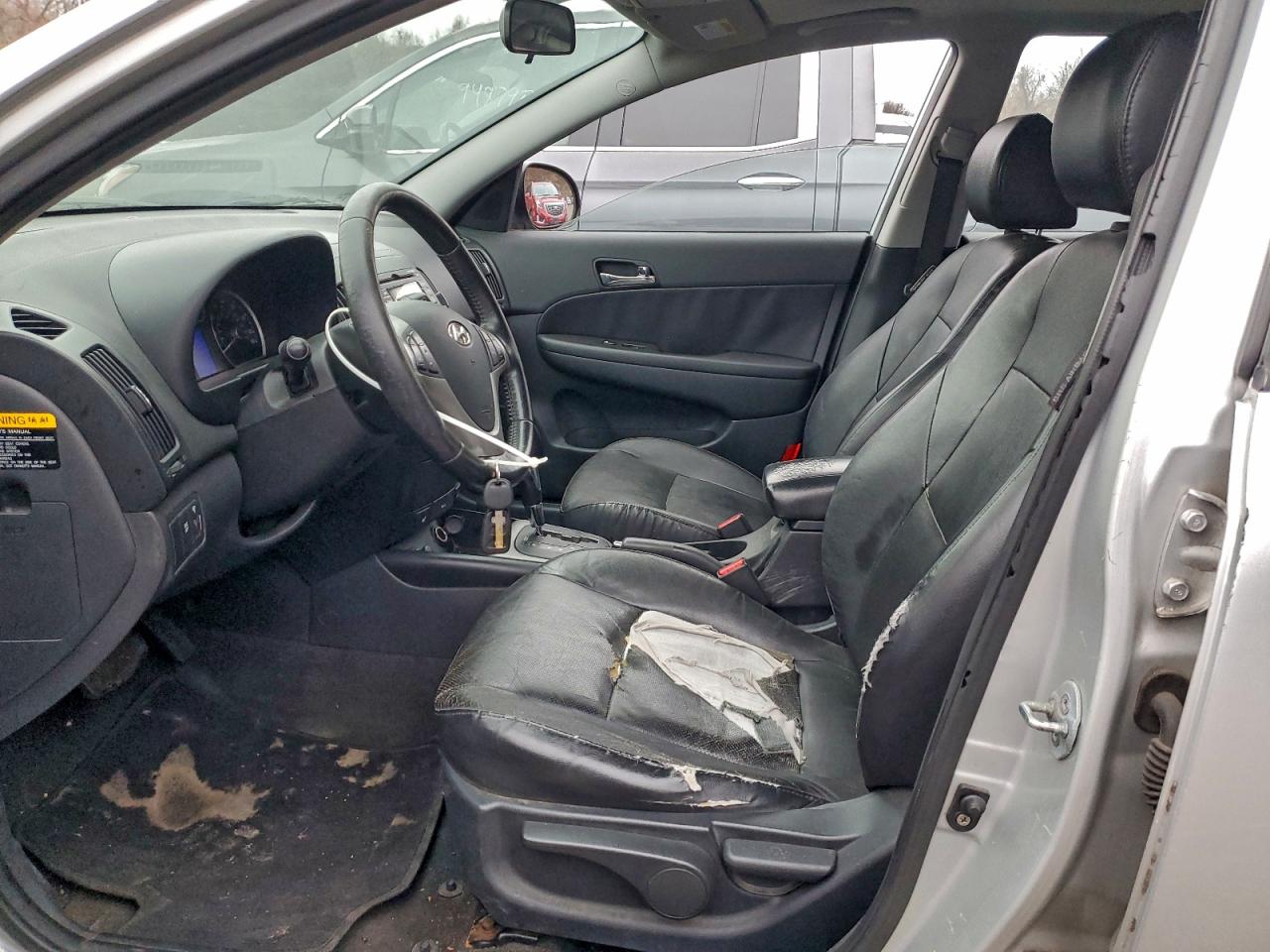 Hyundai ELANTRA Gls Image 12