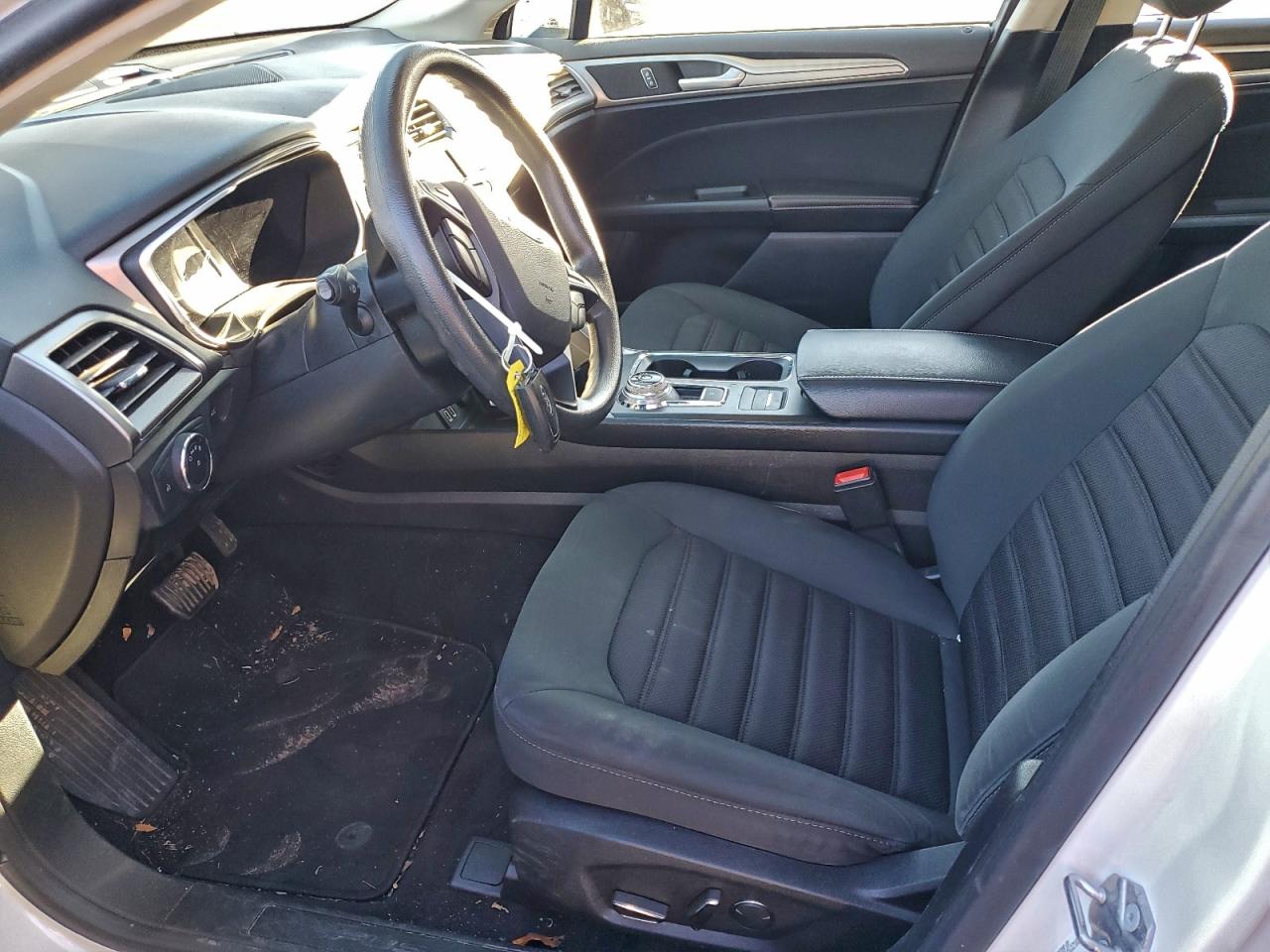 Ford Fusion Se Image 7