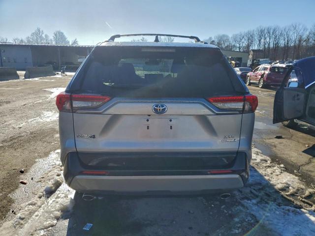 Toyota RAV4 Xse Image 2