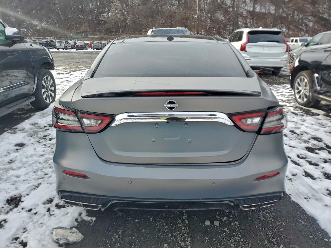Nissan Maxima Platinum Image 4