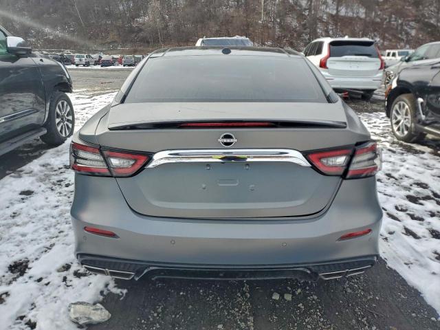 Nissan Maxima Platinum Image 4