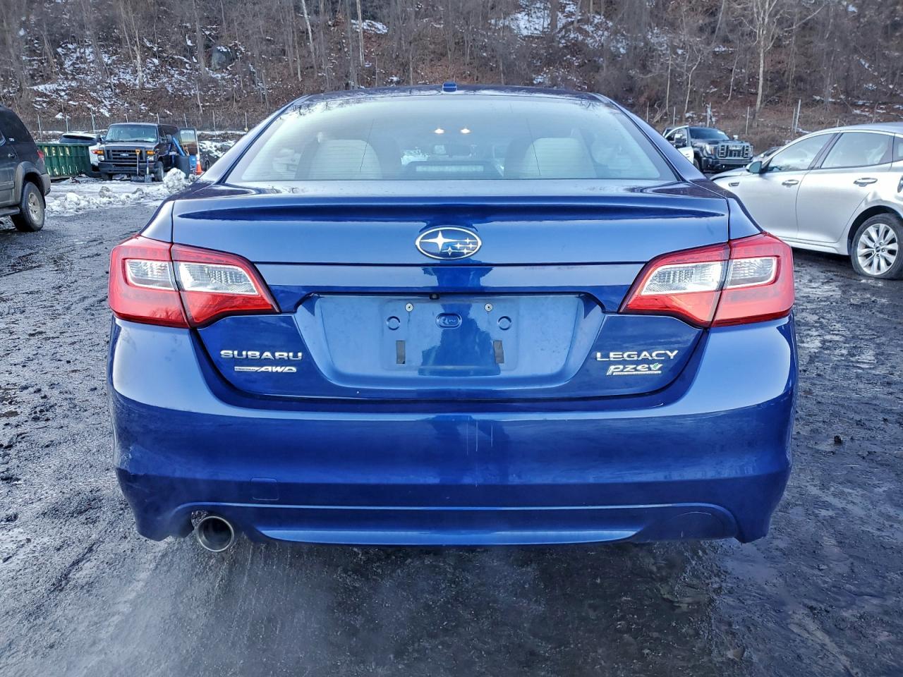 Subaru Legacy 2.5i Premium Image 3