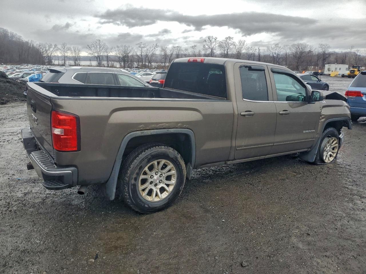 GMC Sierra K1500 Sle Image 2