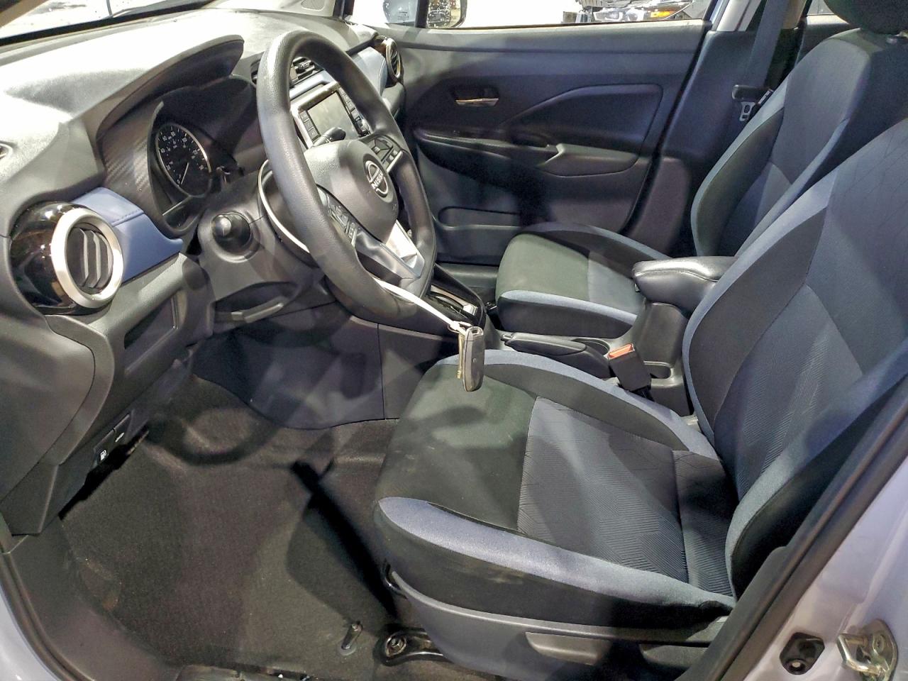 Nissan Versa Sv Image 6