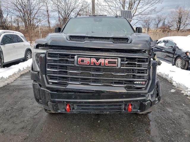 GMC Sierra K2500 At4 Image 2