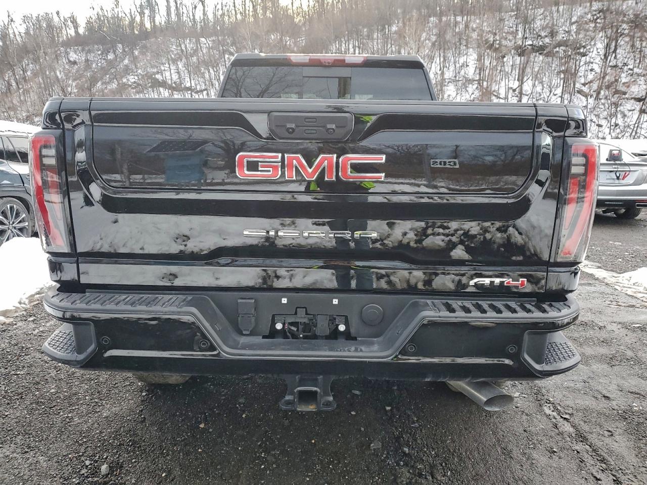 GMC Sierra K2500 At4 Image 3