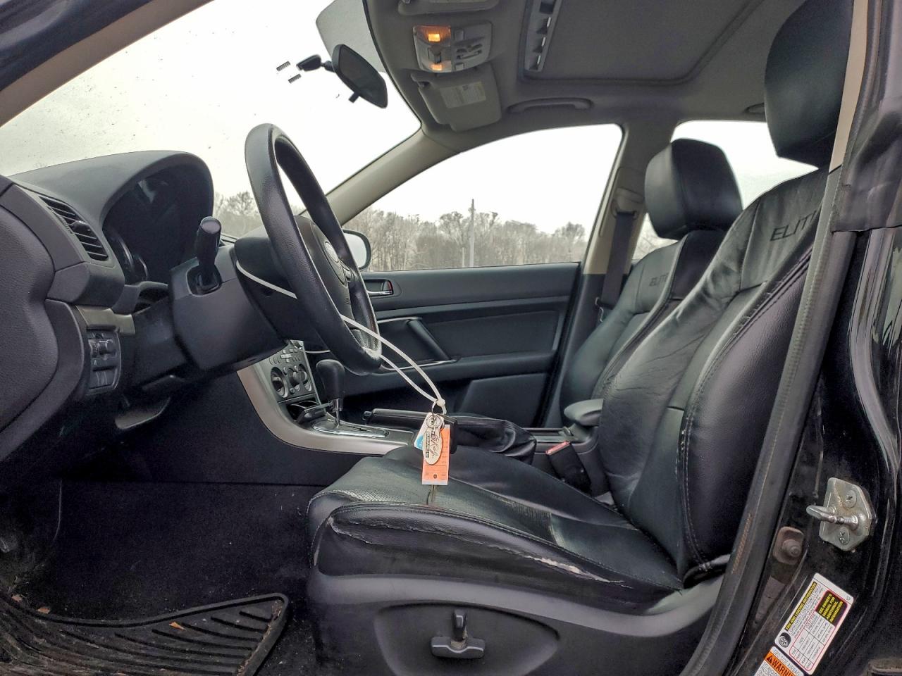 Subaru Legacy 2.5i Image 2