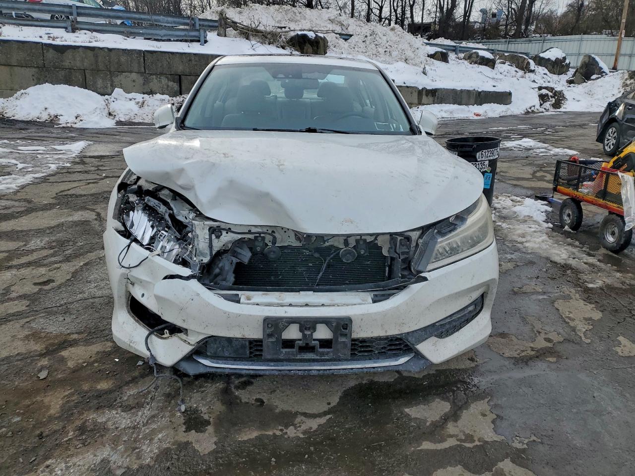 Honda Accord Touring Image 2