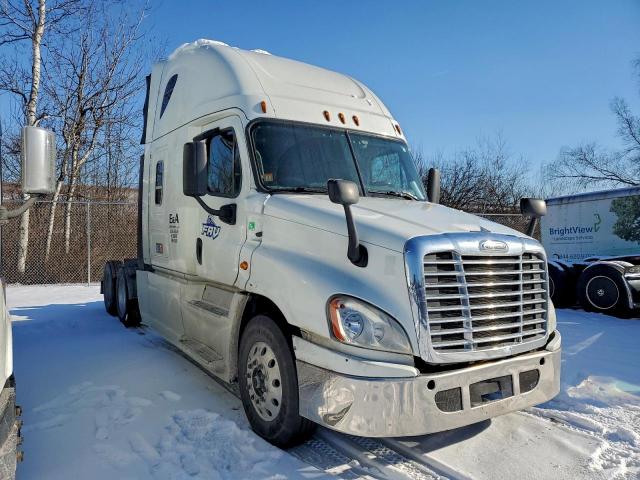  Salvage Freightliner Cascadia 1