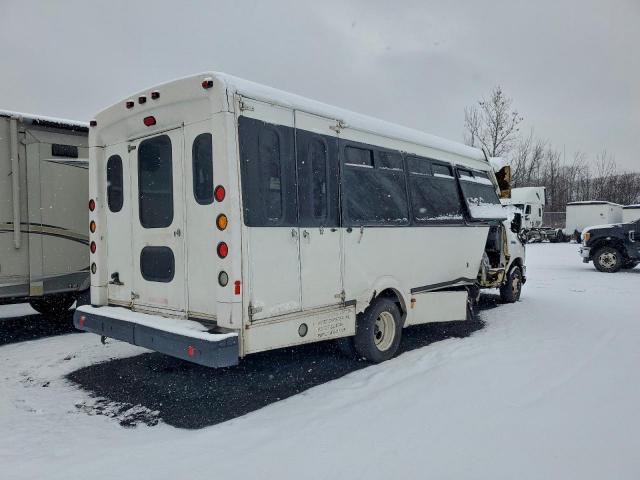 Ford Econoline E450 Super Duty Cutaway Van Image 7