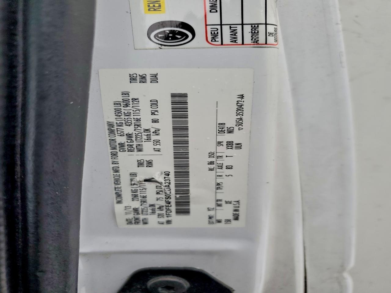 Ford Econoline E450 Super Duty Cutaway Van Image 10